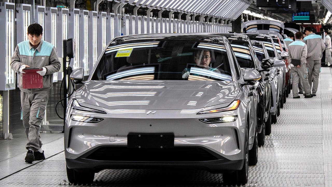 Trung Quốc sẽ áp dụng quy định tiêu chuẩn tiêu thụ năng lượng bắt buộc đối với xe du lịch thuần điện nặng khoảng 2 tấn từ năm 2026