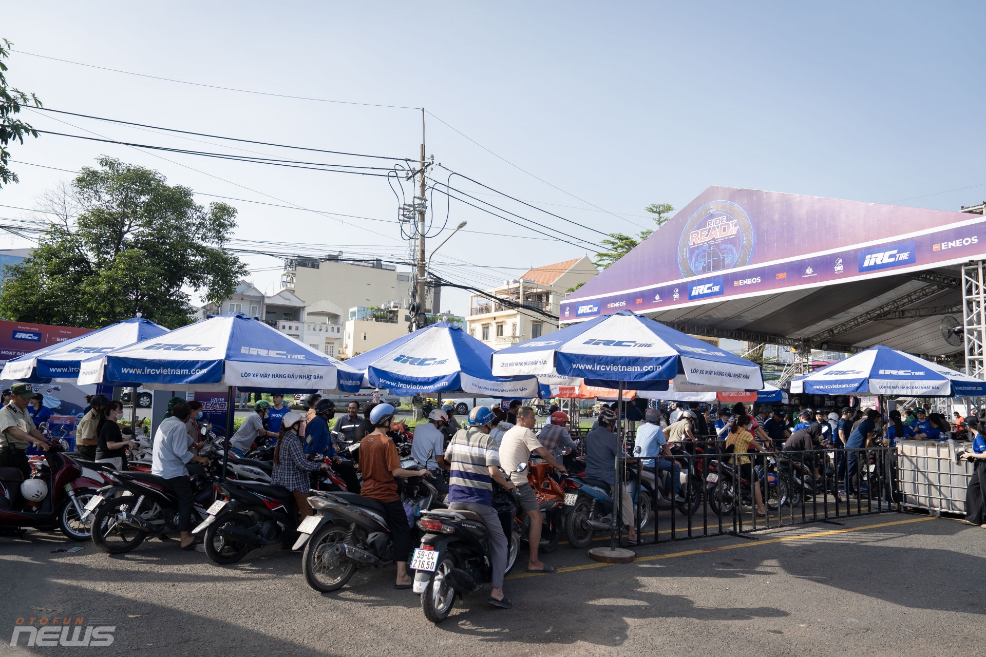 Hơn 1.200 công nhân được bảo dưỡng xe máy miễn phí dịp cuối năm