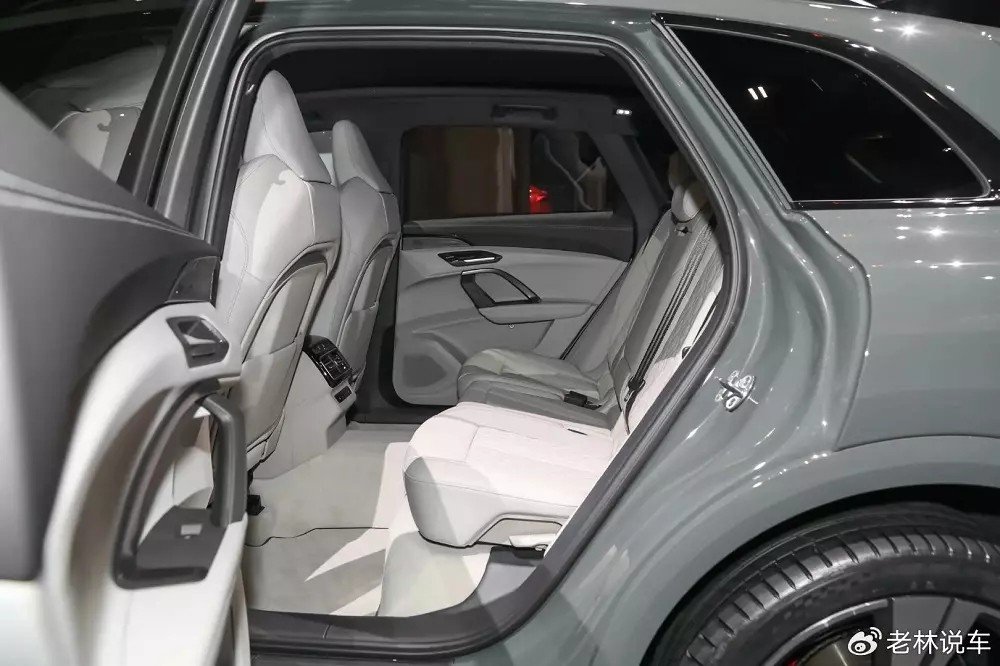 Audi Q5L 2026 nâng cấp công nghệ an toàn hợp tác cùng Huawei Audi Q5L 2026 nâng cấp công nghệ an toàn hợp tác cùng Huawei