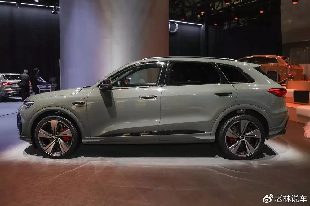 Audi Q5L 2026 nâng cấp công nghệ an toàn hợp tác cùng Huawei Audi Q5L 2026 nâng cấp công nghệ an toàn hợp tác cùng Huawei