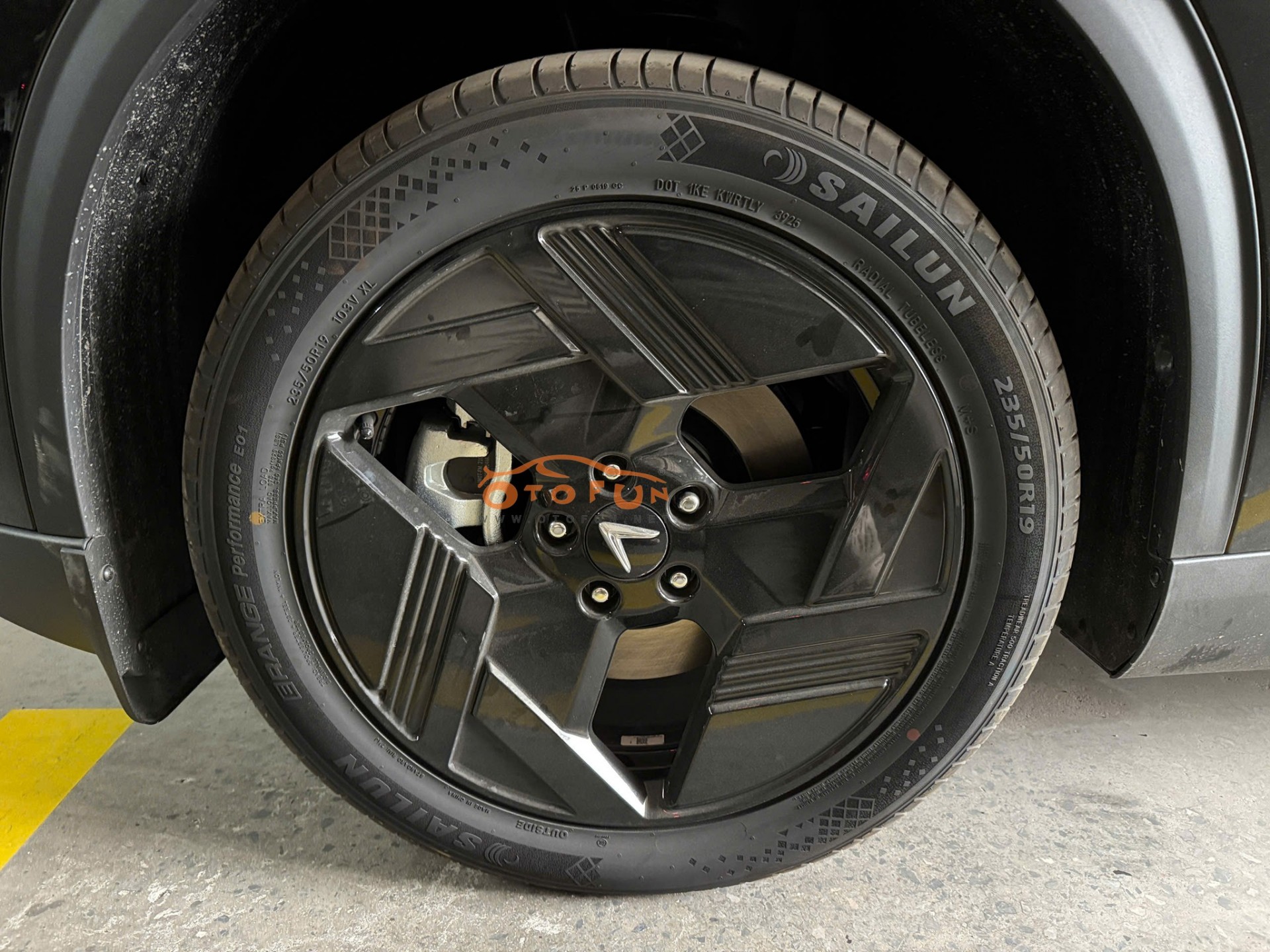 Xem nhanh ảnh thực tế VinFast Limo Home