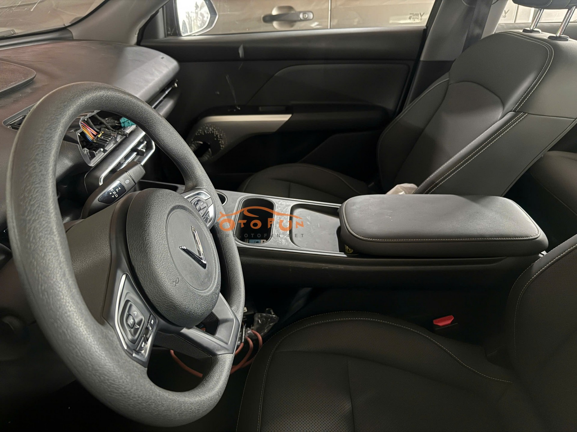 Xem nhanh ảnh thực tế VinFast Limo Home