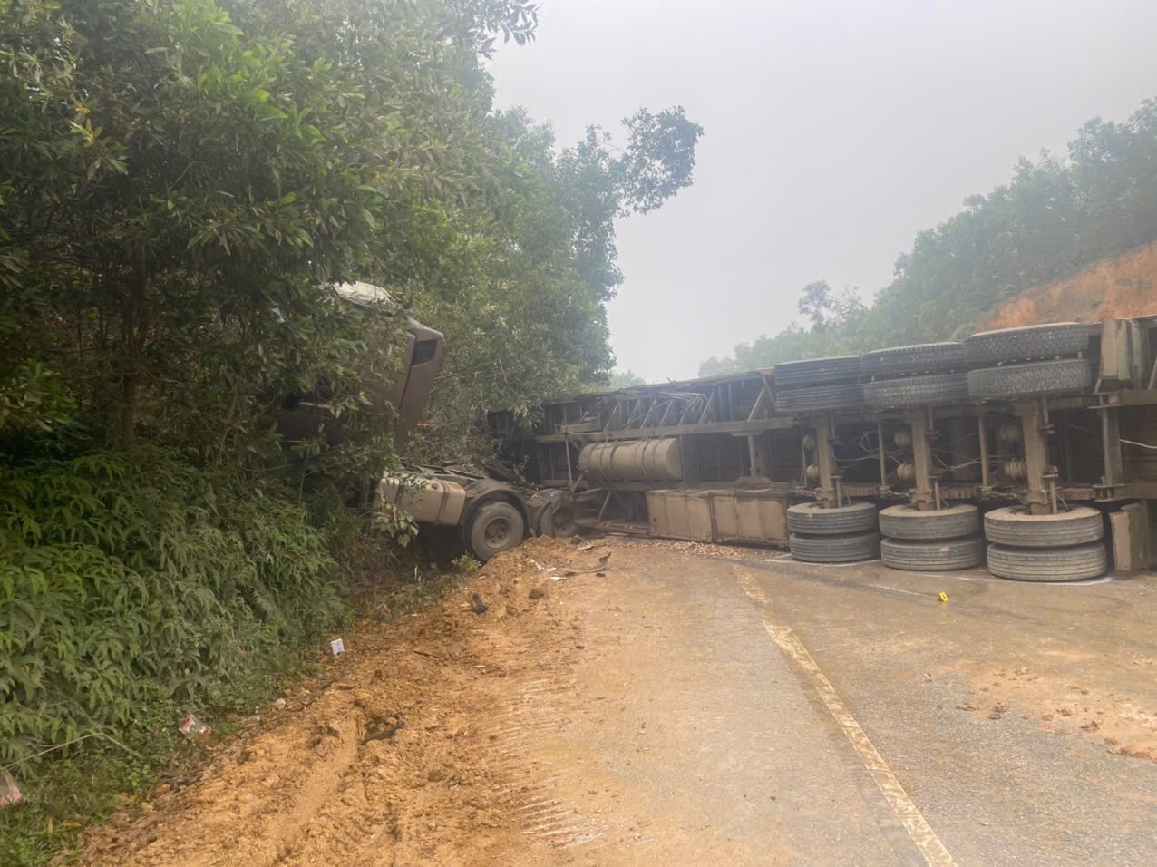 Video vụ tai nạn giao thông tại Triệu Sơn - Thanh Hóa khiến một người thiệt mạng Video vụ tai nạn giao thông tại Triệu Sơn - Thanh Hóa khiến một người thiệt mạng