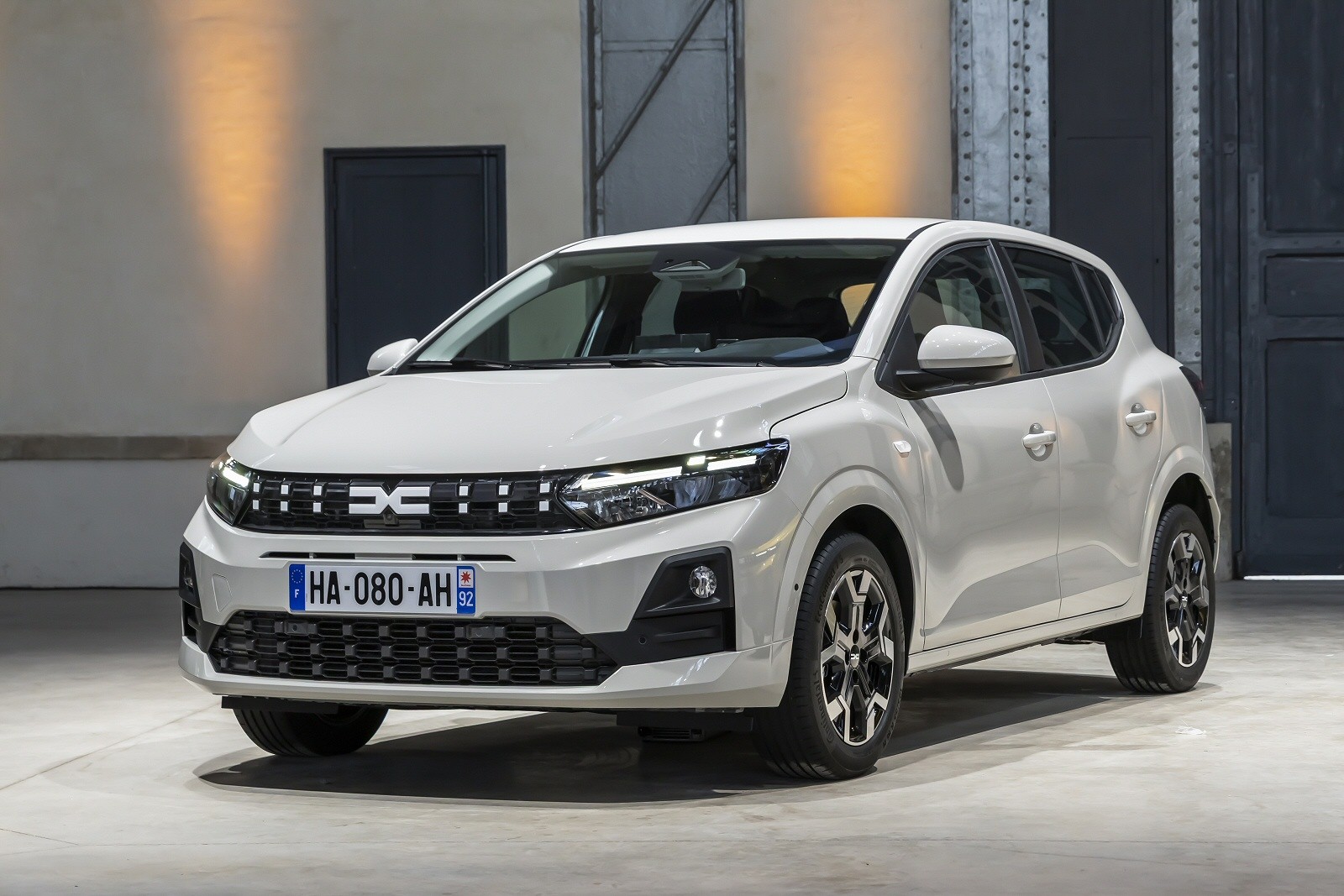 SUV thống trị đất Châu Âu năm 2025, nhưng xe du lịch bán chạy nhất lại là hatchback
