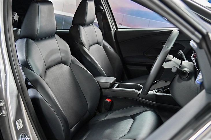 Toyota Yaris Cross 2026 tăng giá nhẹ đổi lại gói an toàn tiêu chuẩn