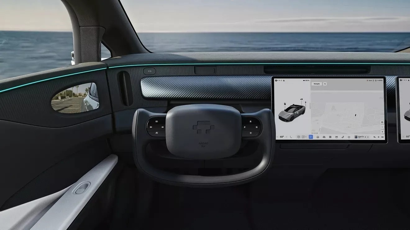 Khi ở chế độ lái thủ công, vô lăng này hoạt động như loại bình thường