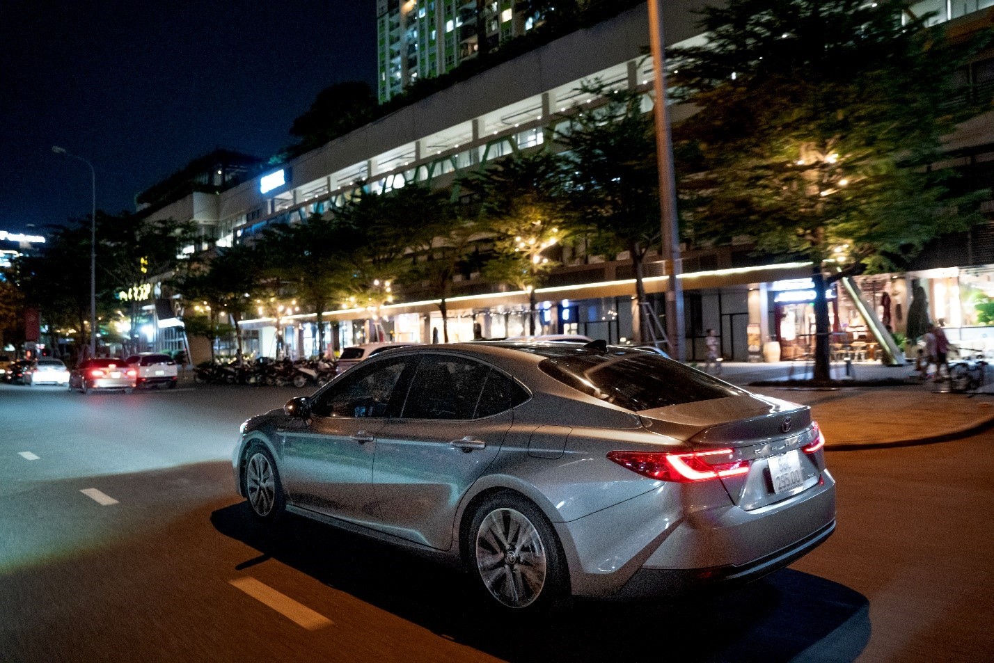 Toyota Camry HEV 2025 - biểu tượng dẫn đầu: Khi đẳng cấp và công nghệ hội tụ Toyota Camry HEV 2025 - biểu tượng dẫn đầu: Khi đẳng cấp và công nghệ hội tụ