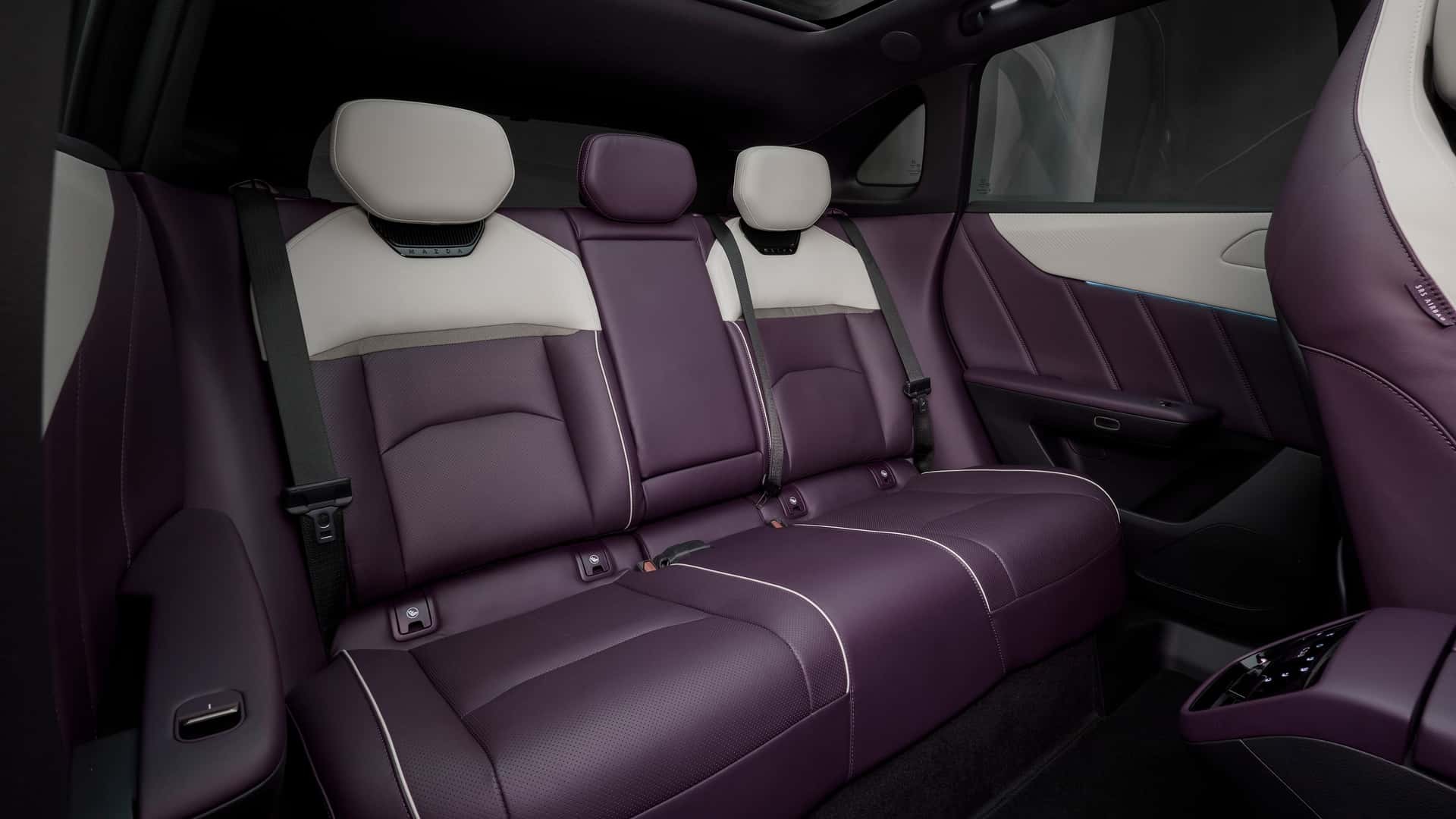 Hàng ghế sau của Mazda CX-6e 2026