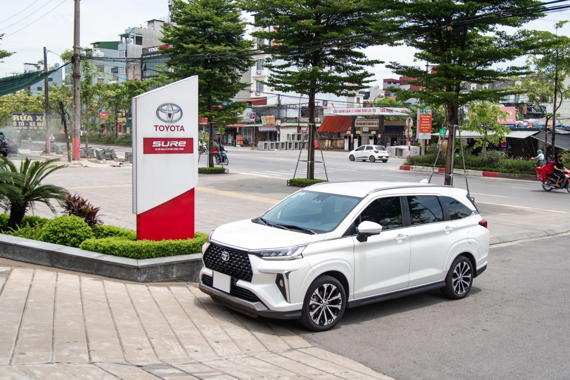 Veloz Cross - Mẫu MPV gia đình giữ giá tốt từ trải nghiệm thực tế: Khi chiếc xe không chỉ là tài sản