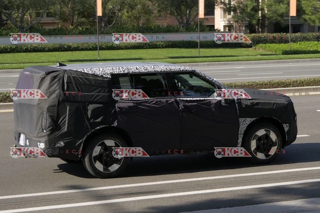 Hyundai SantaFe facelift 2027 lộ nội thất, hướng mạnh vào trải nghiệm công nghệ