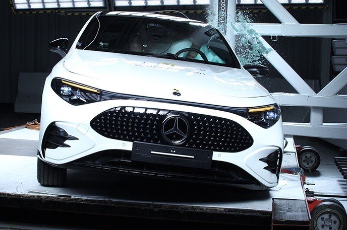 Mercedes-Benz CLA chạy điện mới là mẫu xe an toàn nhất năm 2025 theo đánh giá của Euro NCAP