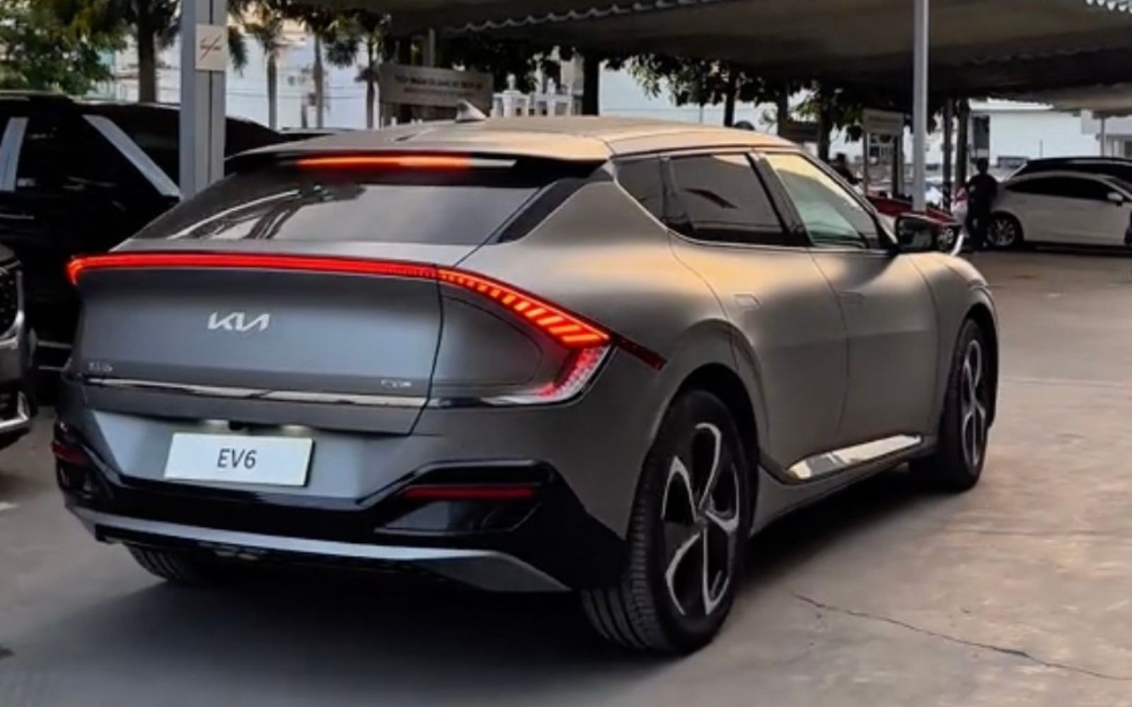 Xe điện Kia EV6 độc nhất tại Việt Nam rao bán giá ngang SUV cỡ lớn Xe điện Kia EV6 độc nhất tại Việt Nam rao bán giá ngang SUV cỡ lớn