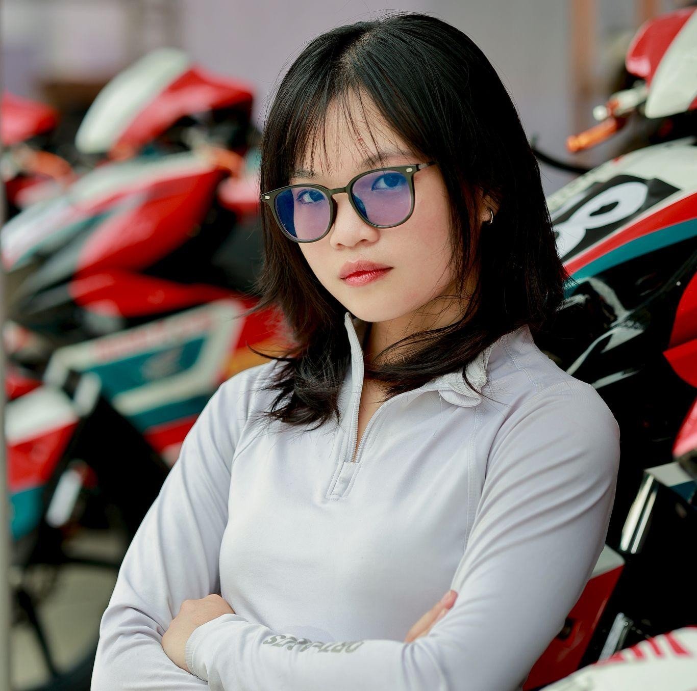 Nữ tay đua trẻ nhất Việt Nam: 'Mình muốn bay cao và đi xa hơn' Nữ tay đua trẻ nhất Việt Nam: 'Mình muốn bay cao và đi xa hơn'