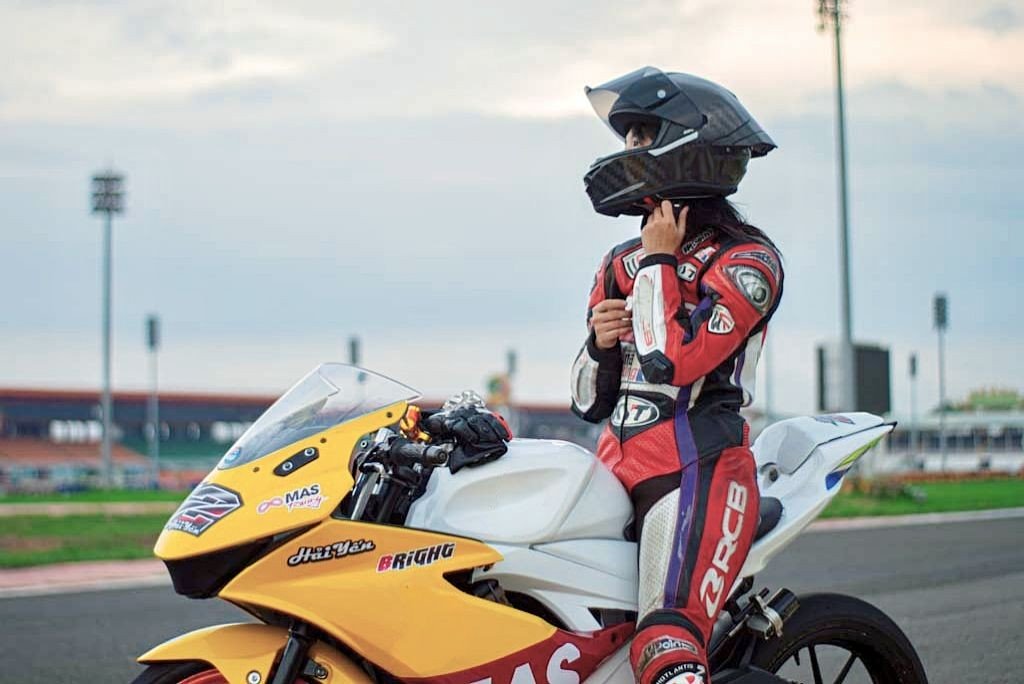 Nữ tay đua trẻ nhất Việt Nam: Mình muốn bay cao và đi xa hơn Nữ tay đua trẻ nhất Việt Nam: Mình muốn bay cao và đi xa hơn