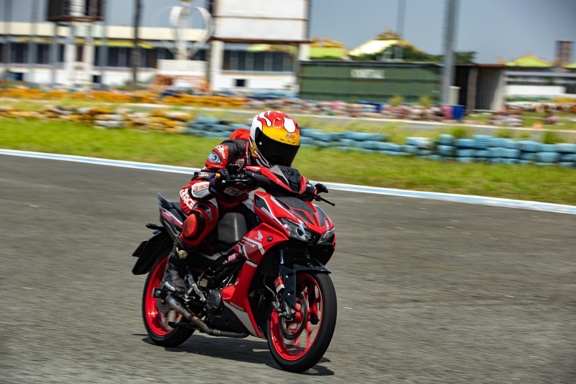 Nữ tay đua trẻ nhất Việt Nam: Mình muốn bay cao và đi xa hơn Nữ tay đua trẻ nhất Việt Nam: Mình muốn bay cao và đi xa hơn