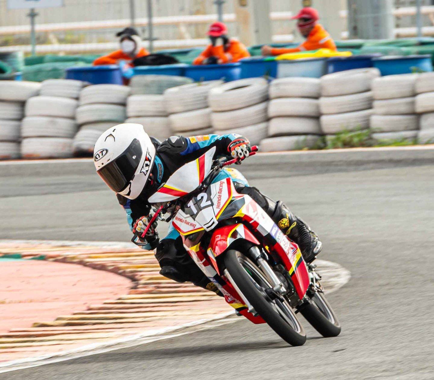 Nữ tay đua trẻ nhất Việt Nam: Mình muốn bay cao và đi xa hơn Nữ tay đua trẻ nhất Việt Nam: Mình muốn bay cao và đi xa hơn