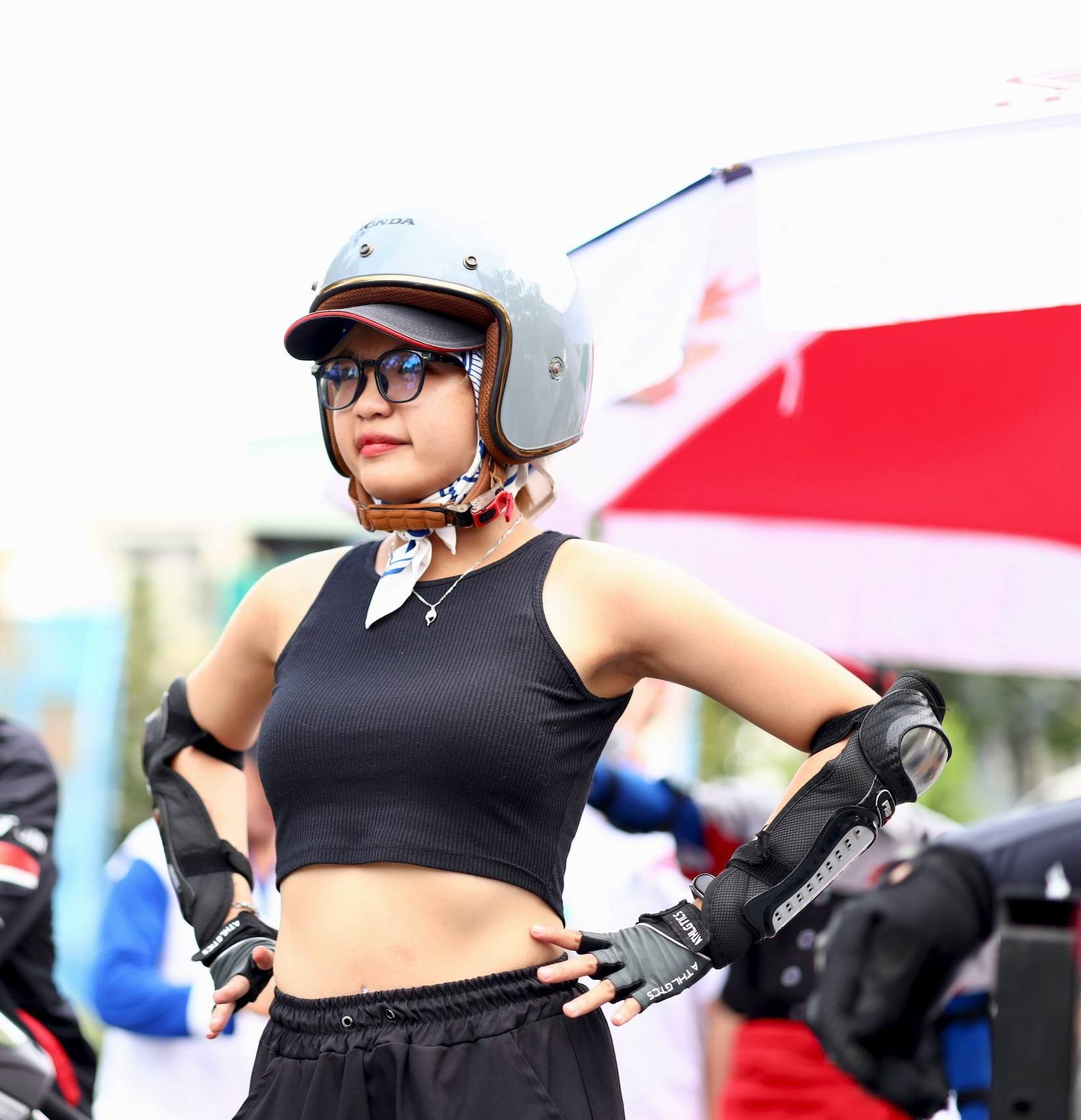 Nữ tay đua trẻ nhất Việt Nam: 'Mình muốn bay cao và đi xa hơn' Nữ tay đua trẻ nhất Việt Nam: 'Mình muốn bay cao và đi xa hơn'