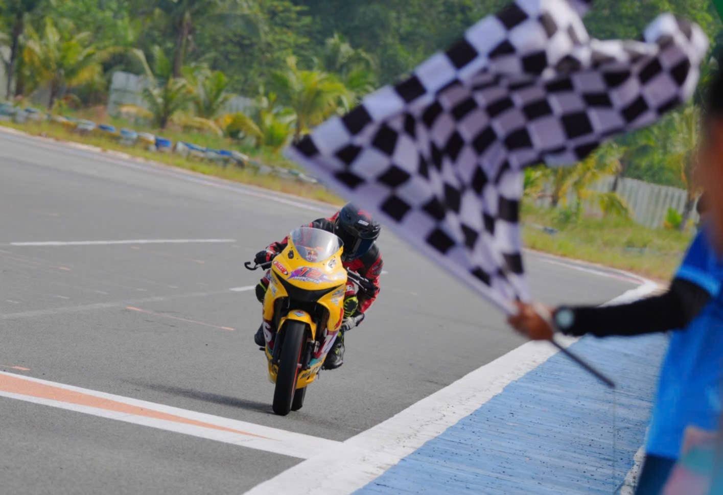 Nữ tay đua trẻ nhất Việt Nam: 'Mình muốn bay cao và đi xa hơn' Nữ tay đua trẻ nhất Việt Nam: 'Mình muốn bay cao và đi xa hơn'