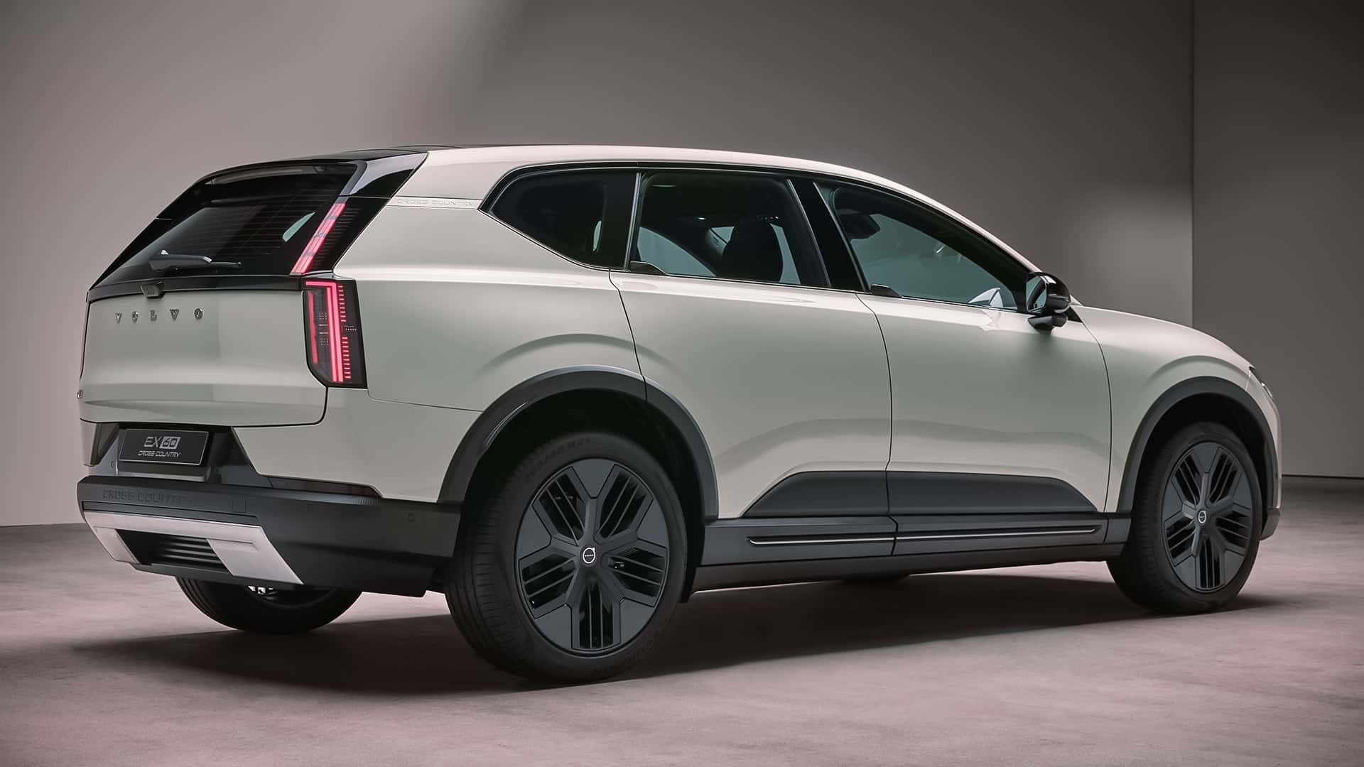SUV điện Volvo EX60 ra mắt với diện mạo hiện đại, cấu hình mạnh mẽ Phía sau của Volvo EX60 Cross Country