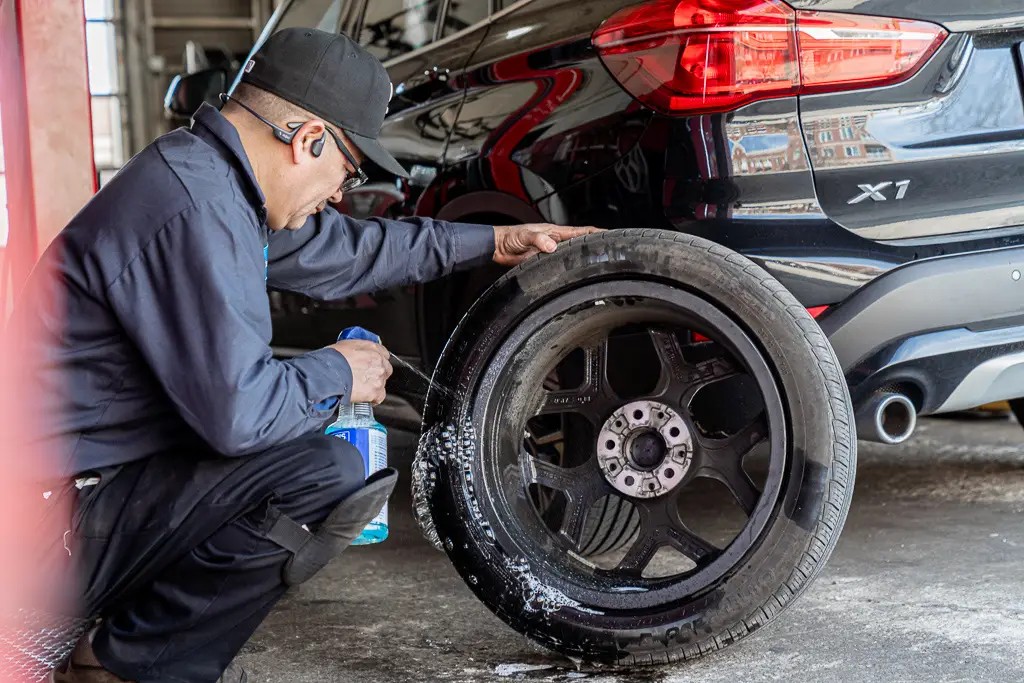 Tại sao lốp xe luôn bị xì hơi cho dù không hề thủng? Tại sao lốp xe luôn bị xì hơi cho dù không hề thủng?