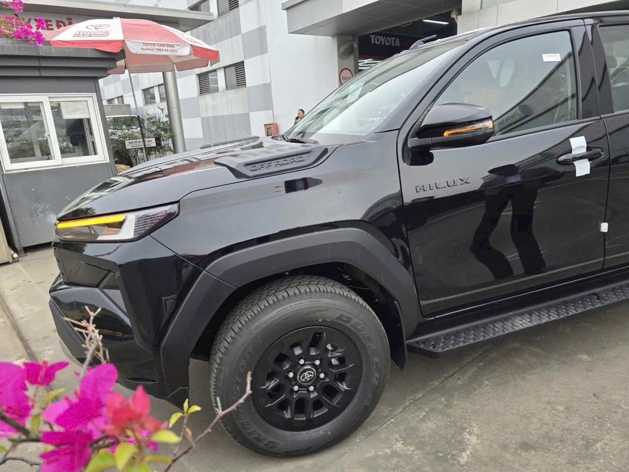 Hình ảnh Toyota Hilux mới, xuất hiện ở đại lý trước thềm ra mắt Hình ảnh Toyota Hilux mới, xuất hiện ở đại lý trước thềm ra mắt