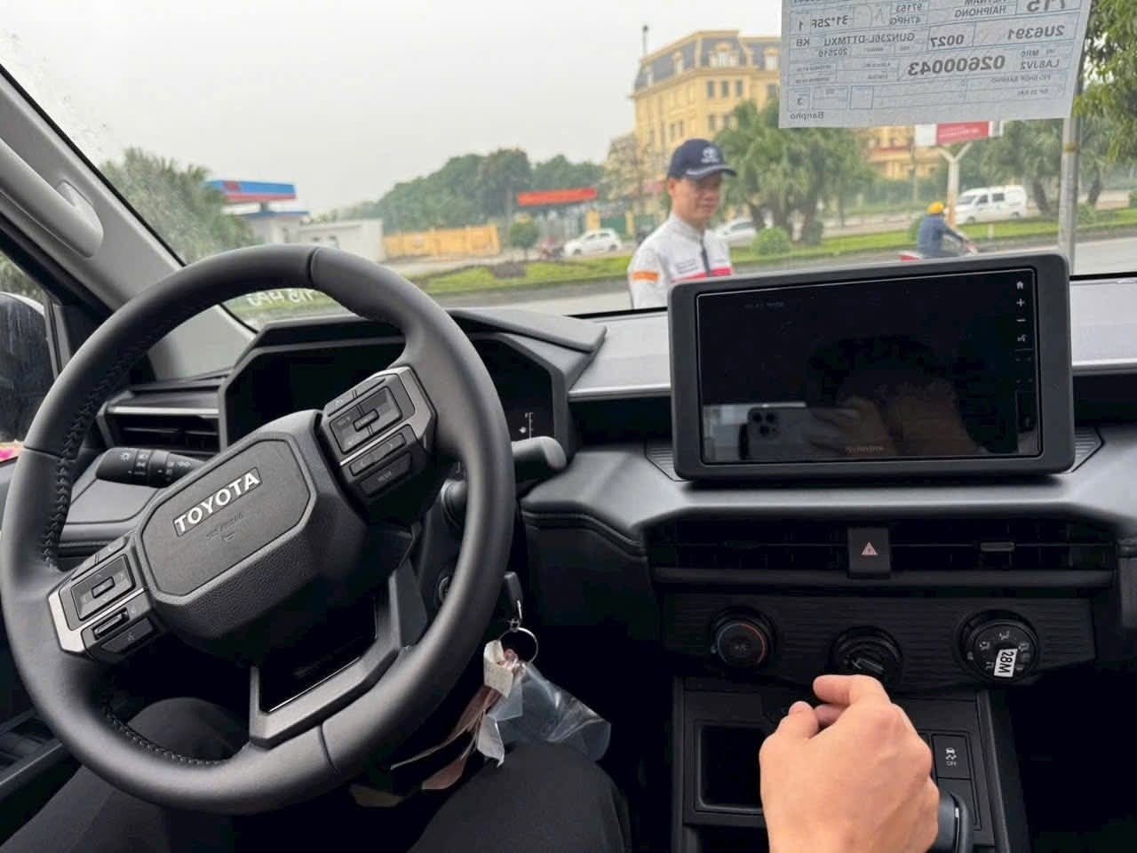 Hình ảnh Toyota Hilux mới, xuất hiện ở đại lý trước thềm ra mắt Hình ảnh Toyota Hilux mới, xuất hiện ở đại lý trước thềm ra mắt