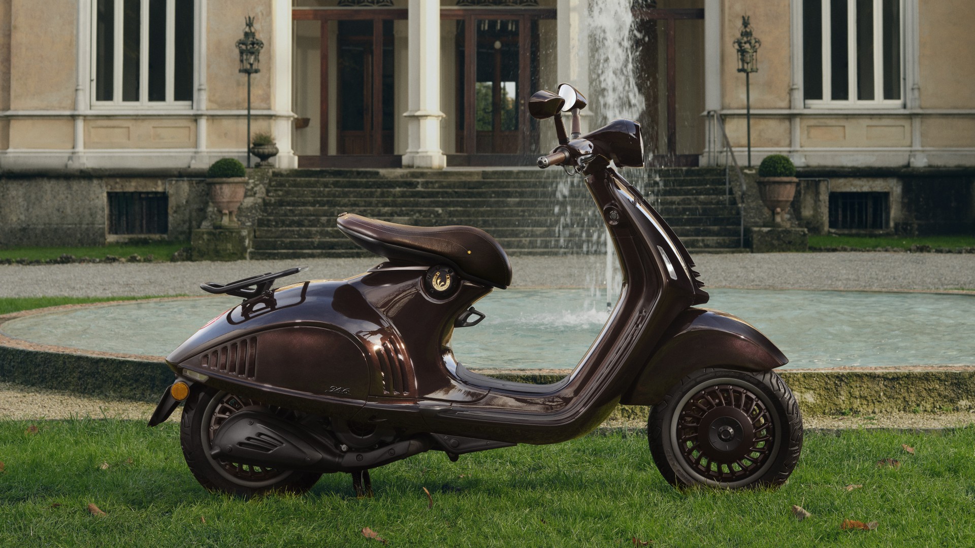 Vespa 946 Horse 2026 ra mắt, chỉ 888 xe toàn cầu Vespa 946 Horse 2026 ra mắt, chỉ 888 xe toàn cầu