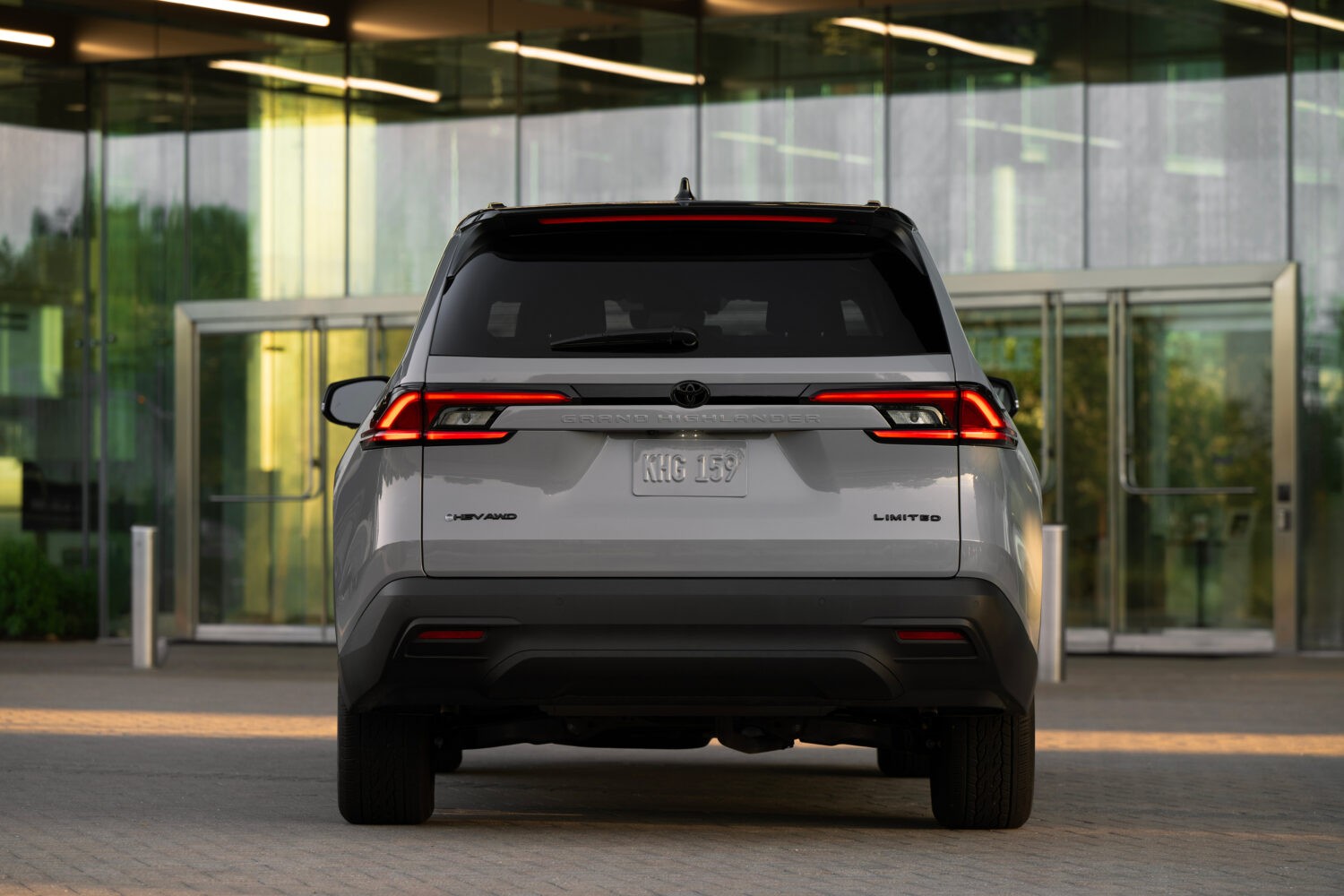 Hé lộ hình ảnh mẫu SUV điện Toyota 3 hàng ghế bí ẩn Nhiều nguồn đồn đoán mẫu SUV mới sẽ là bản chạy điện của Toyota Grand Highlander