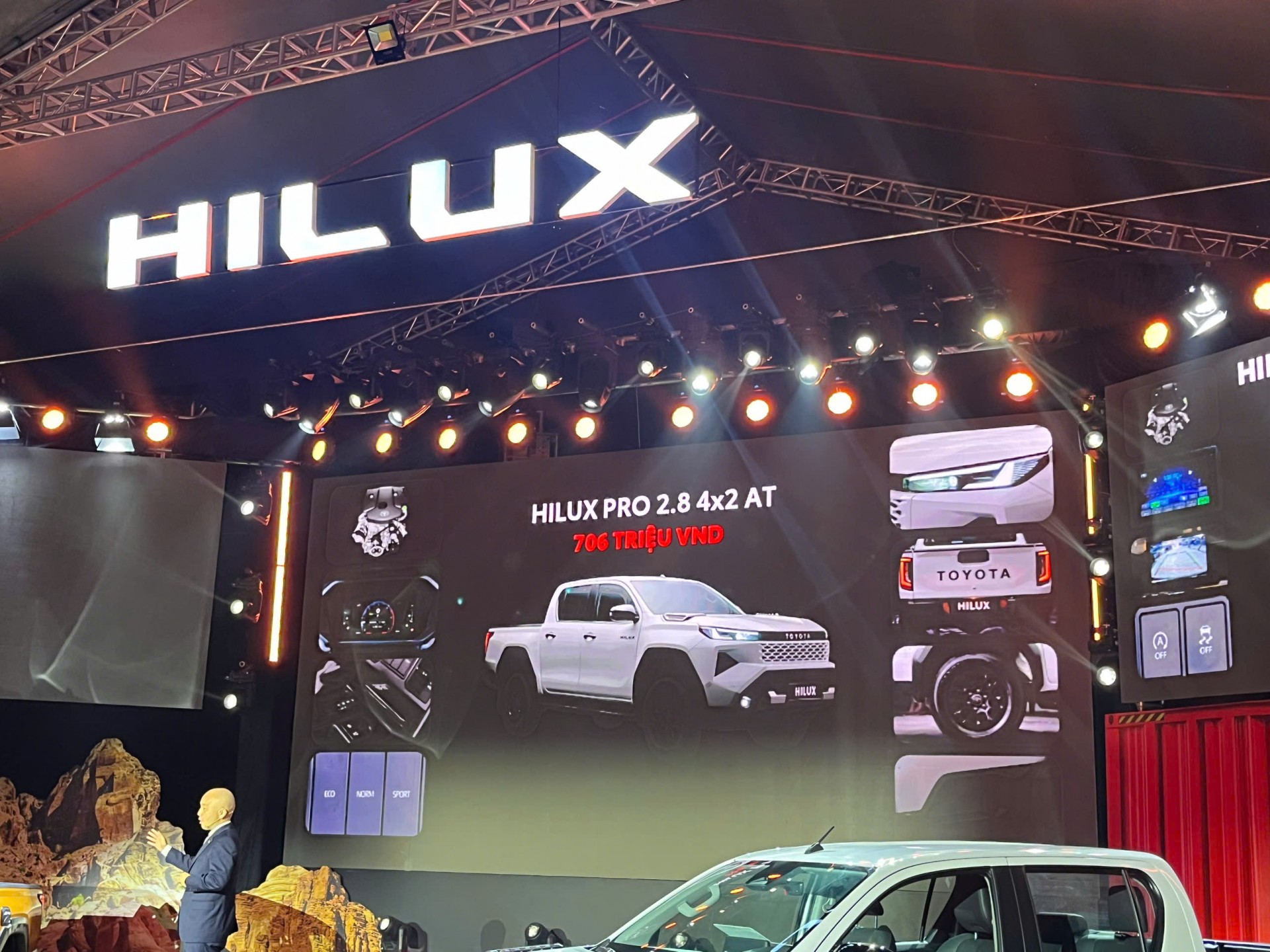 Toyota Hilux 2026 ra mắt