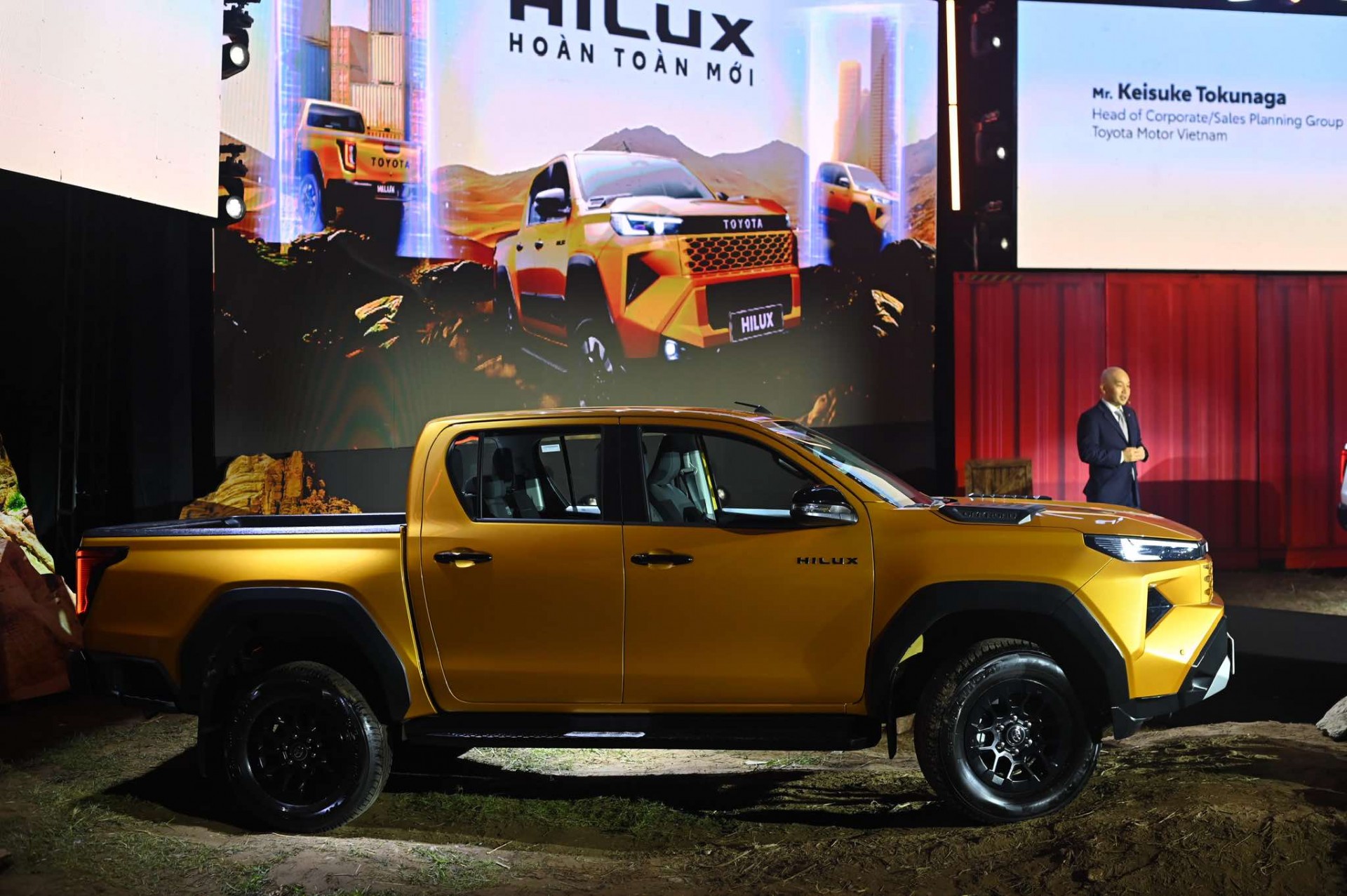 Toyota Hilux 2026 ra mắt, bản Hilux Trailhunter 2.8 4x4 AT giá 903 triệu