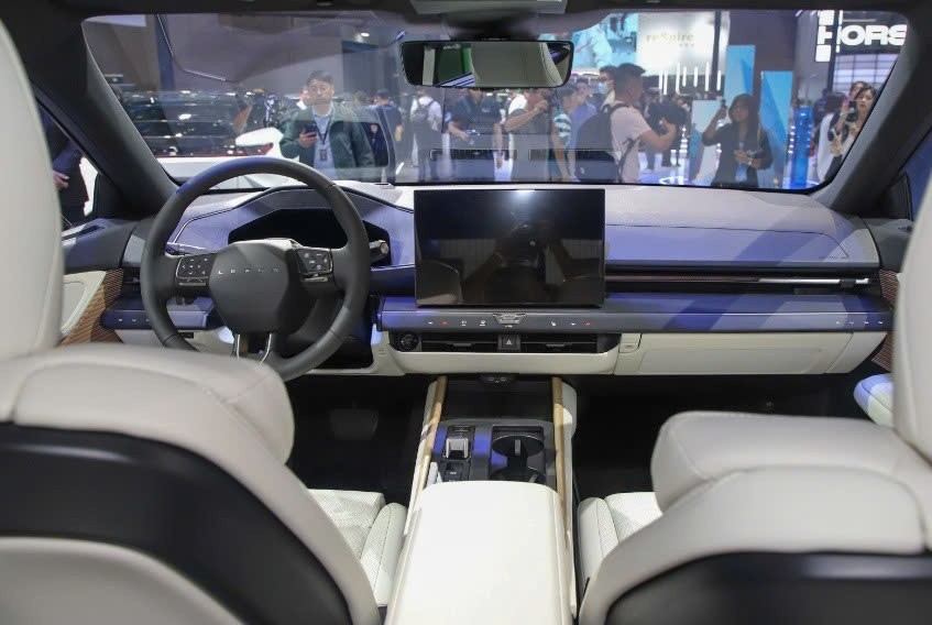 Lexus ES 2026 bắt đầu nhận đặt cọc xe tại Việt Nam