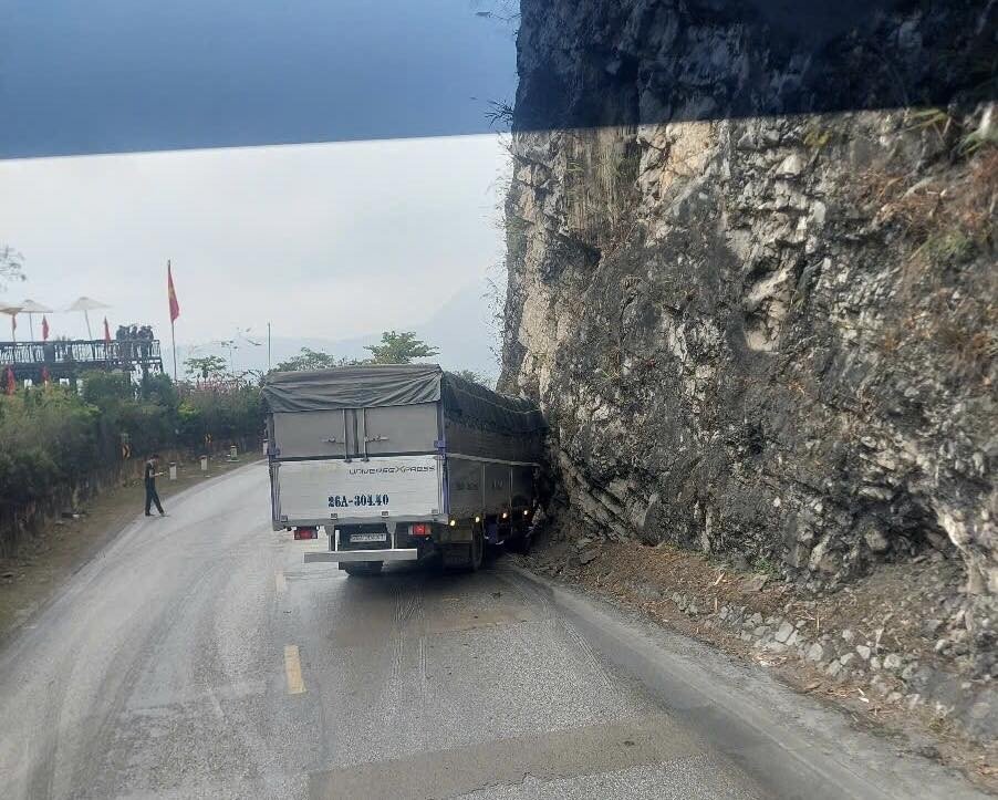 Tổng hợp tin tức tai nạn giao thông mới nhất ngày hôm nay 2/2/2026