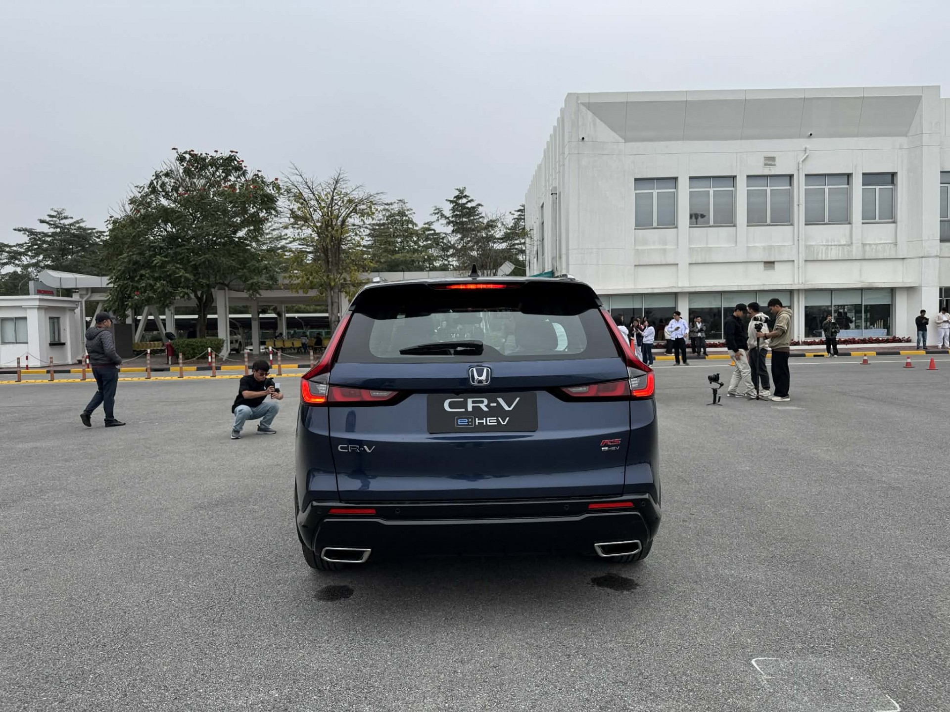 Honda CR V e:HEV lắp ráp trong nước ra mắt với 2 phiên bản, giá chưa công bố
