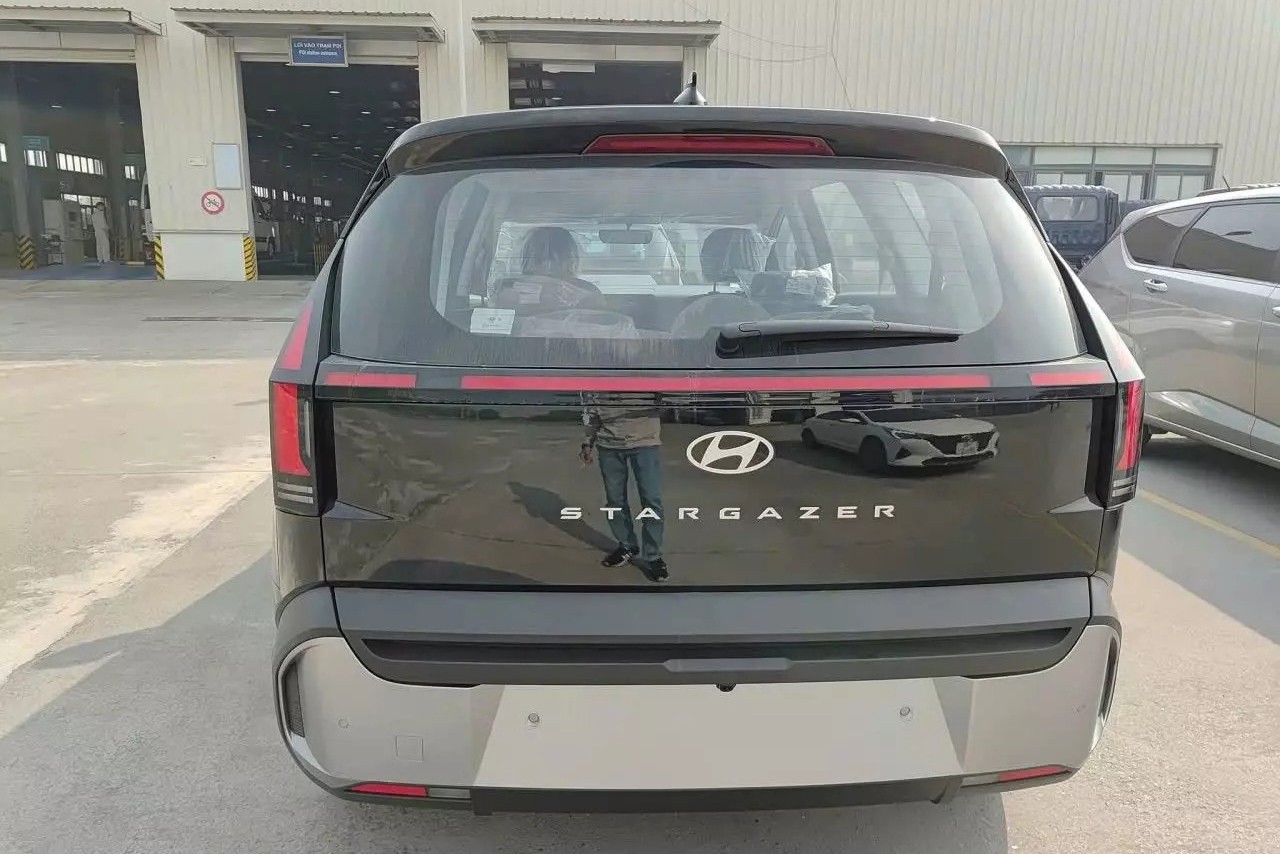 Hyundai Stargazer 2026 lộ diện tại Việt Nam, thiết kế vuông vức hơn, bổ sung ADAS
