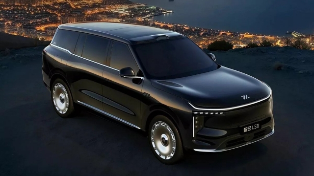 Liên doanh giữa Alibaba và MG giới thiệu mẫu SUV cực sang mới LS9 Hyper