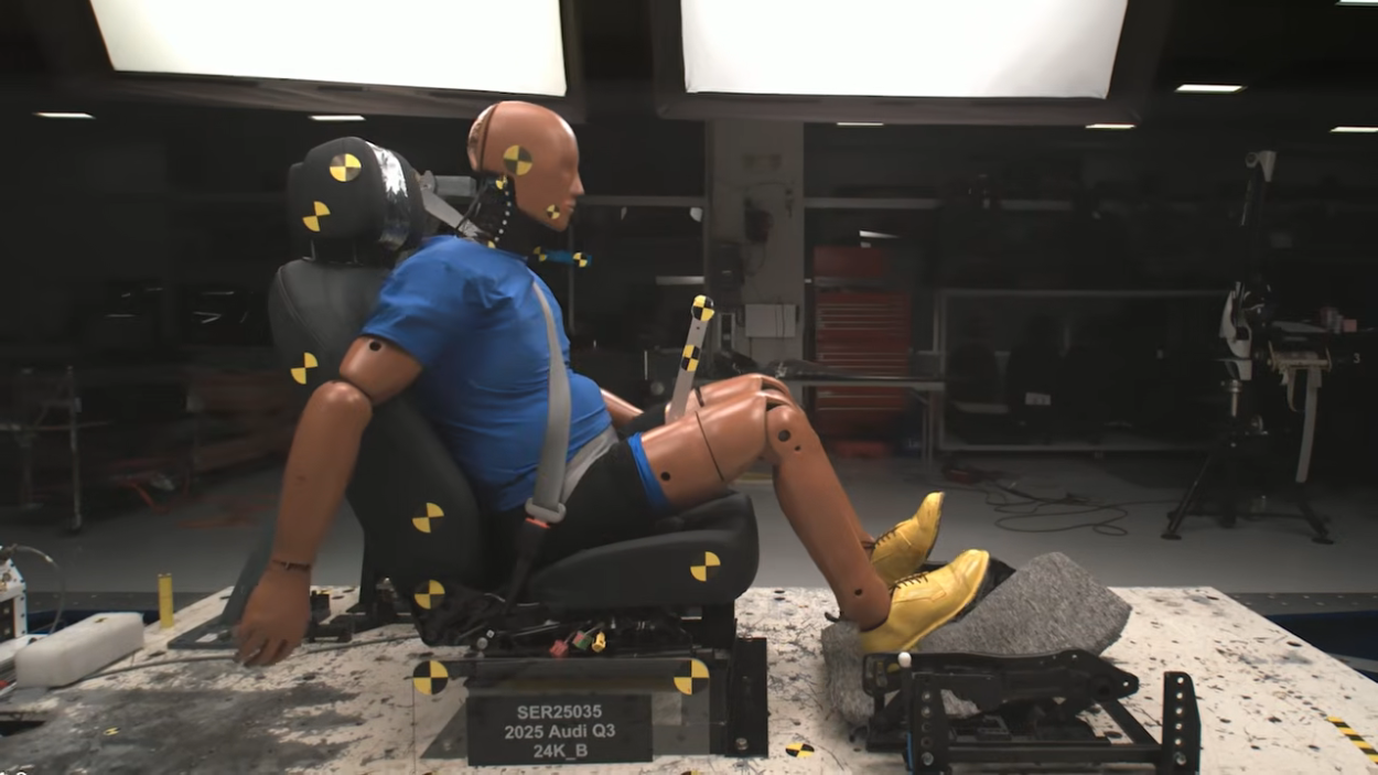 Subaru Forester đạt điểm tốt trong bài thử nghiệm ngăn chặn chấn thương cổ mới từ IIHS