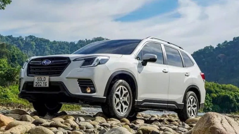 Subaru Forester giảm giá đến hơn 300 triệu đồng
