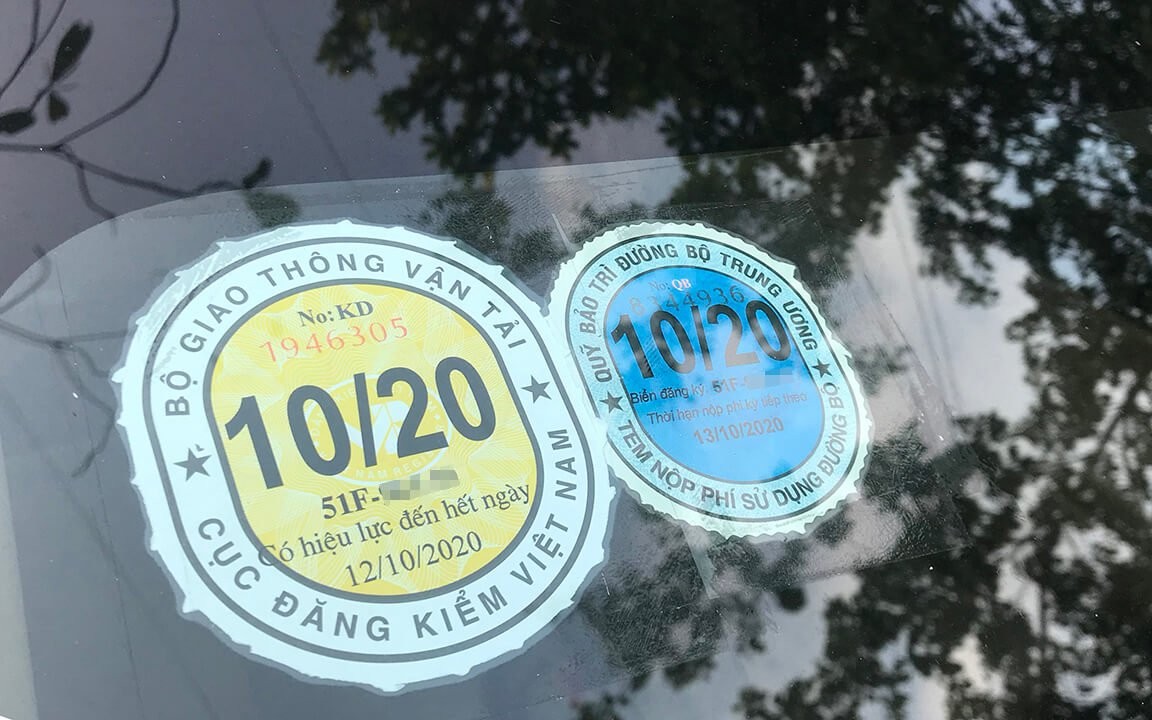 Đề xuất bỏ dán tem kiểm định trên kính ô tô, chuyển sang chứng nhận điện tử