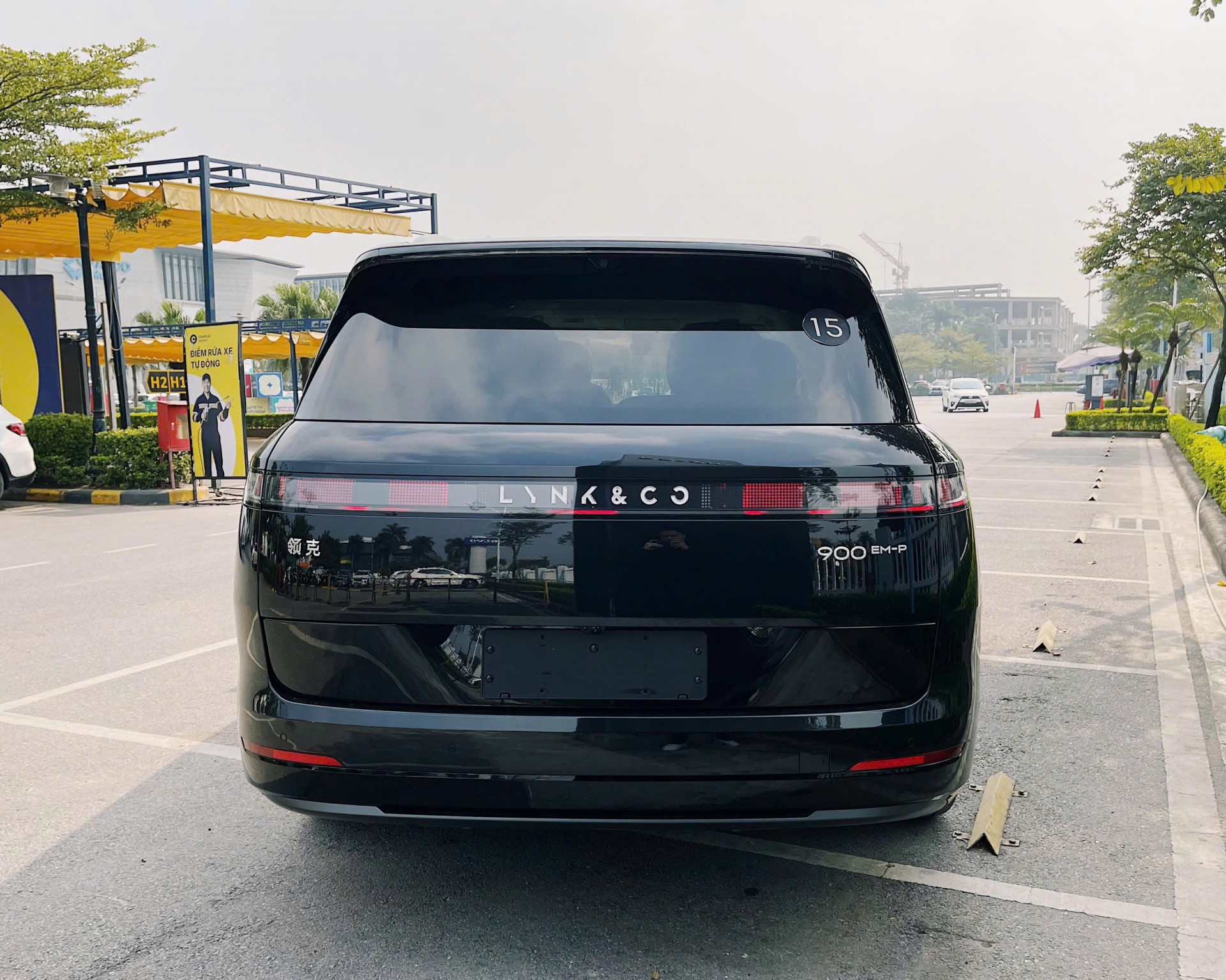 Lynk & Co 900 giá dự kiến 3,3 tỷ đồng tại Việt Nam có màn hình 30 inch, ghế xoay 180 độ Lynk & Co 900 giá dự kiến 3,3 tỷ đồng tại Việt Nam có màn hình 30 inch, ghế xoay 180 độ
