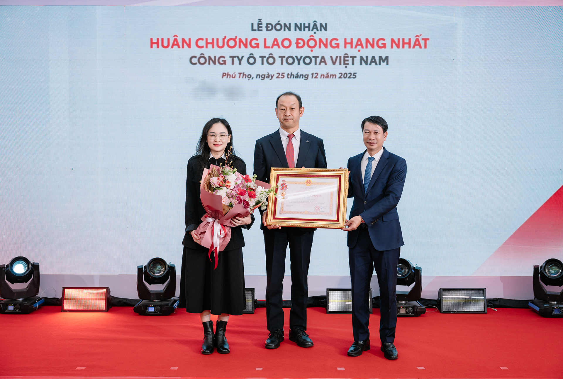 Giải mã sự “lì lợm” của Toyota trong bức tranh toàn cảnh thị trường ô tô Việt Nam 2025