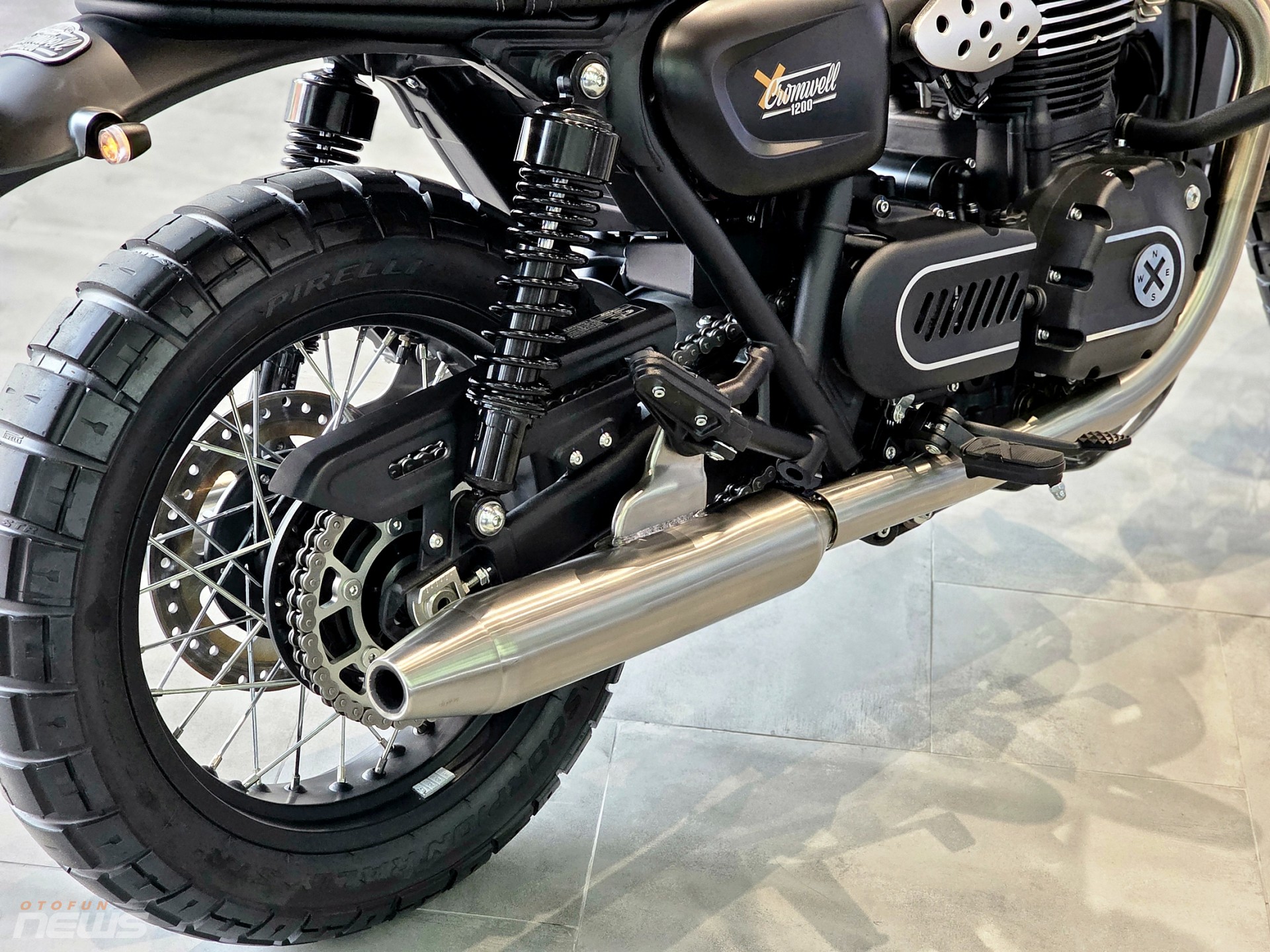 Mô tô cổ điển Brixton Cromwell 1200 2026 về Việt Nam, giá 288 triệu đồng