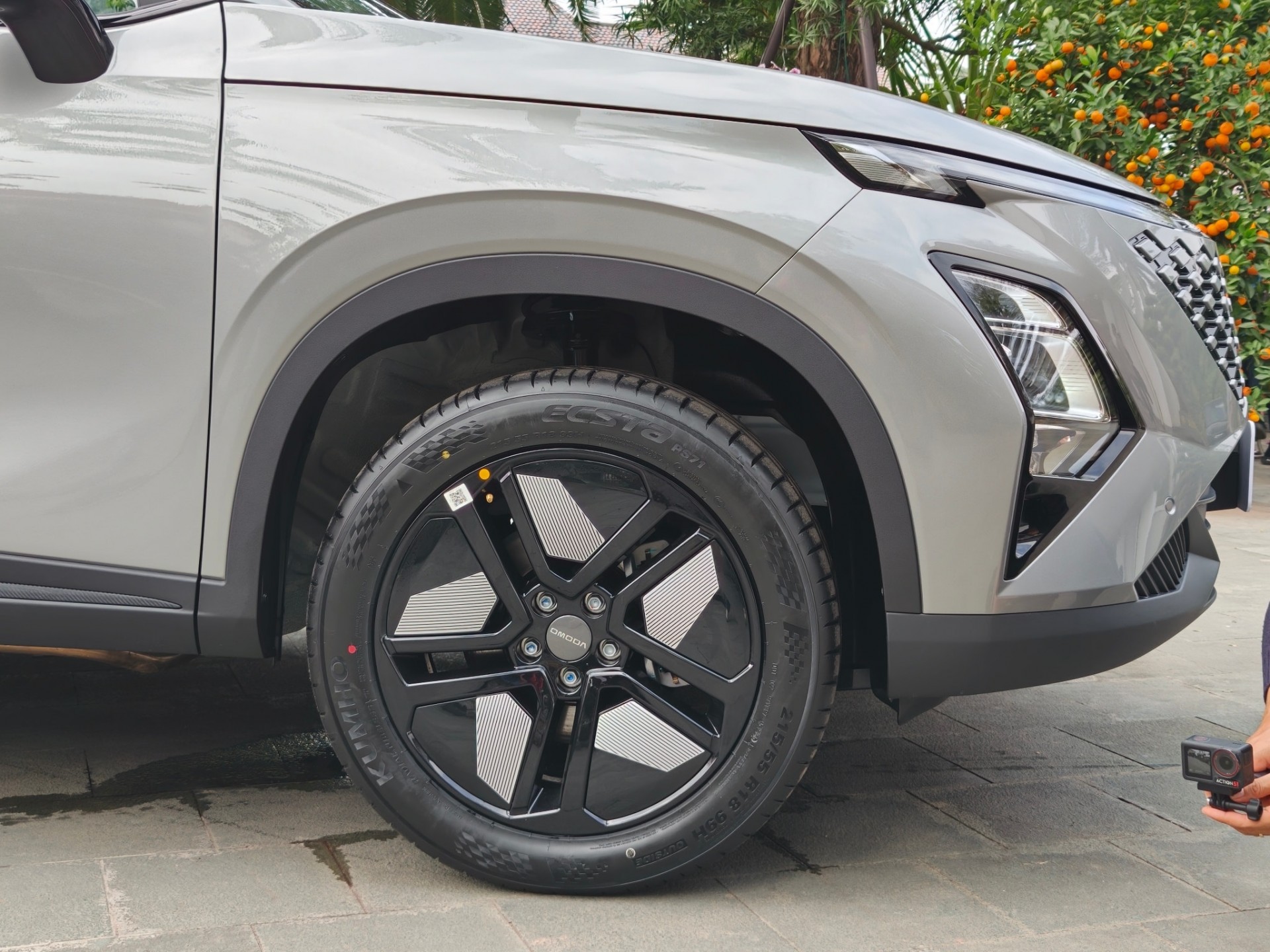 Omoda C5 SHS lộ diện, hãng thách thức Toyota Corolla Cross hybrid