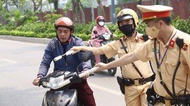 Người dân có thể phản ánh những CSGT có biểu hiện tiêu cực, nhũng nhiễu ở đâu?