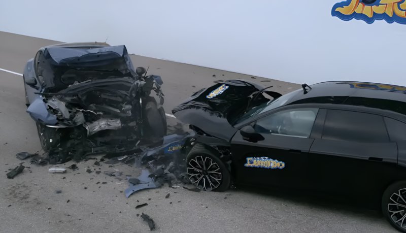 KOL bị bắt vì video Xiaomi SU7 và chạm Zeekr 007