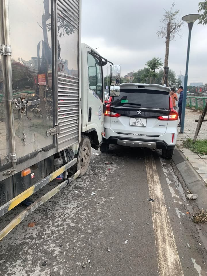 Liên tiếp các vụ tai nạn giao thông ô tô liên hoàn trên cả nước