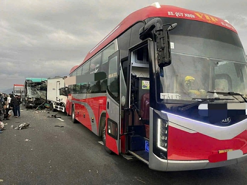 tin tức tai nạn giao thông ô tô liên hoàn trên cả nước