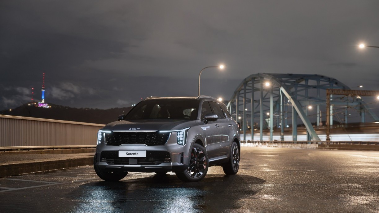 Kia Sorento vượt Santa Fe, dẫn đầu thị trường SUV tầm trung Hàn Quốc năm 2025