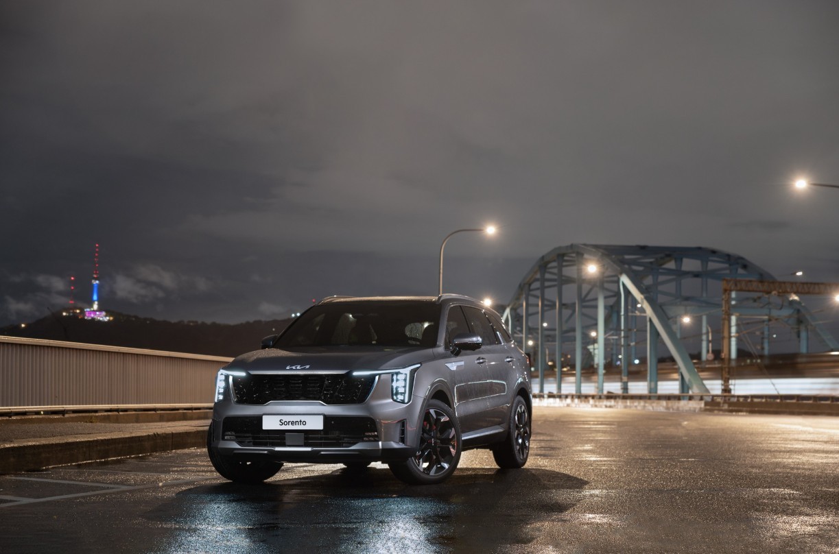 Kia Sorento vượt Santa Fe, dẫn đầu thị trường SUV tầm trung Hàn Quốc năm 2025