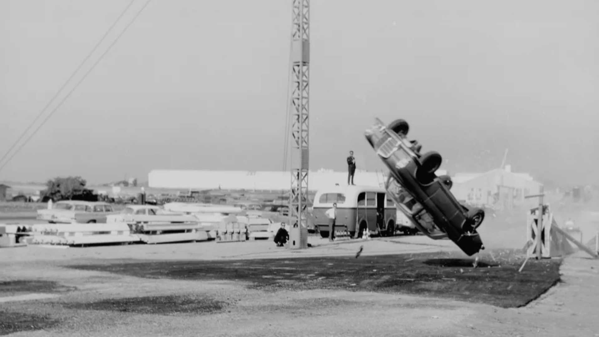 10 tính năng an toàn đã làm thay đổi hoàn toàn ngành ô tô thế giới