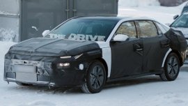 Hyundai Elantra 2027 lộ diện với ngoại hình vuông vức